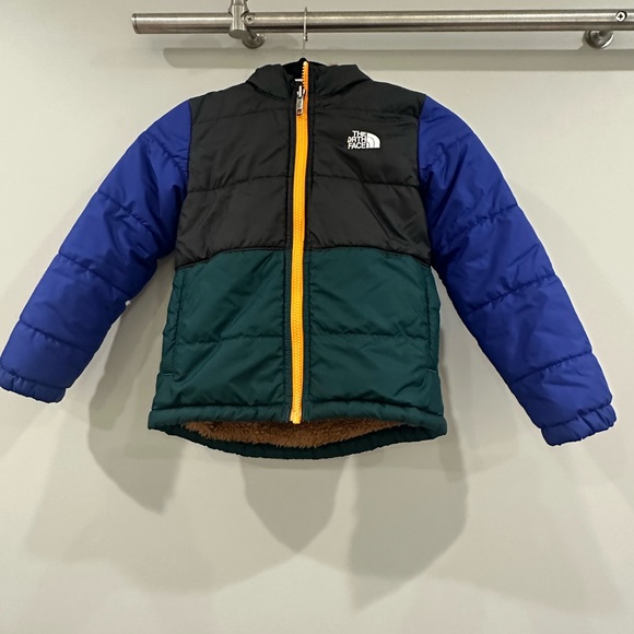 The North Face Kids' Reversible Blue and Green Puffer Jacket - Picture 1 of 7